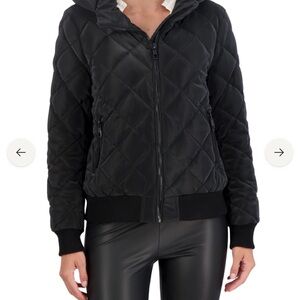 Women's Black Quilted Puffer Jacket